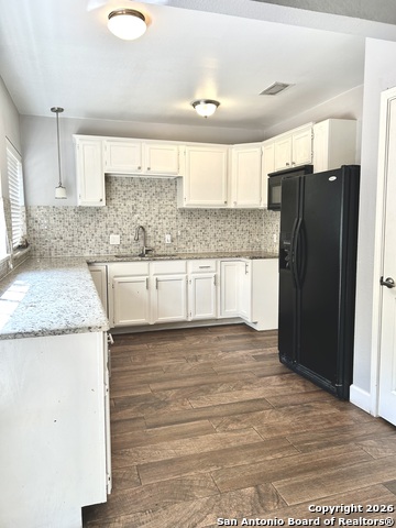 Listing photo id 1 for 9135 Rue De Lis