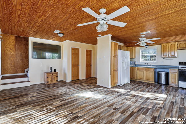 Image 10 of 39 For 622 Pebble Beach