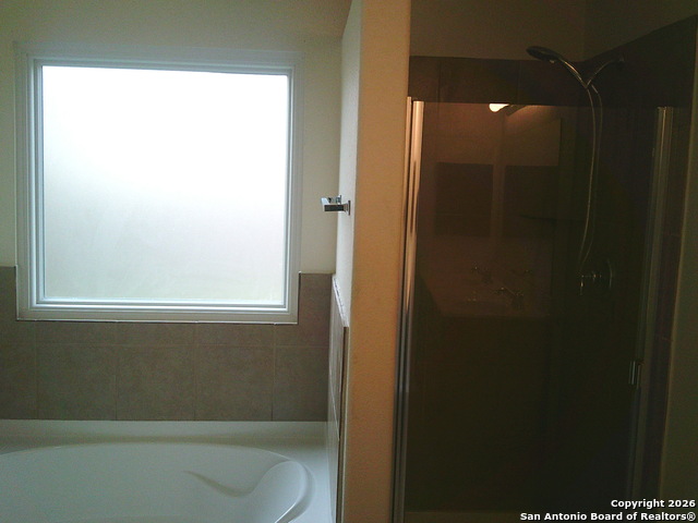 Image 18 of 33 For 3834 Hatwig  