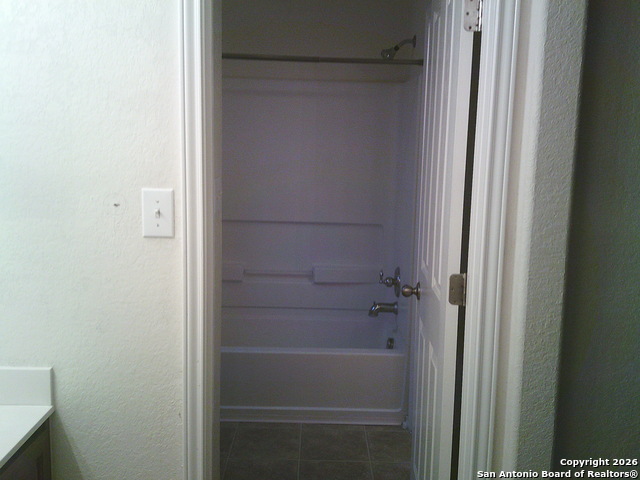 Image 24 of 33 For 3834 Hatwig  