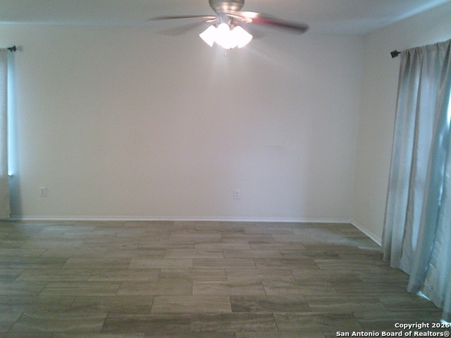 Image 4 of 33 For 3834 Hatwig  