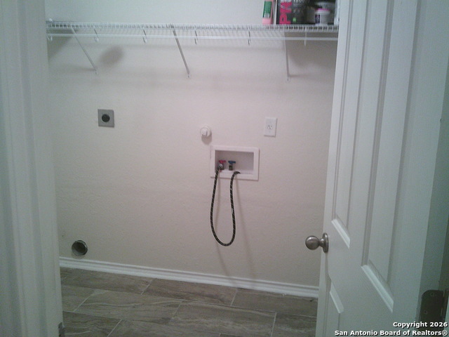 Image 6 of 33 For 3834 Hatwig  