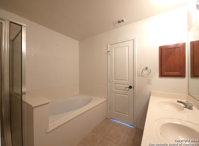 Image 18 of 30 For 3907 Paradiso Loop