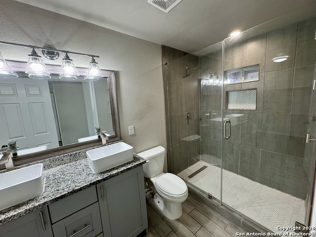 Image 22 of 33 For 627 San Manuel N