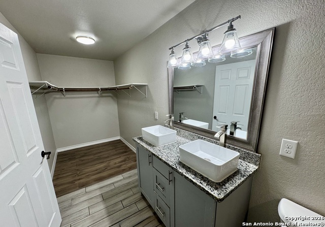 Image 23 of 33 For 627 San Manuel N