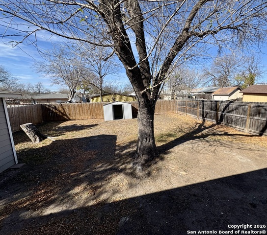 Image 29 of 33 For 627 San Manuel N