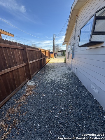 Image 30 of 33 For 627 San Manuel N