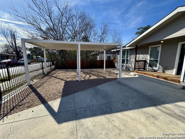 Image 6 of 33 For 627 San Manuel N