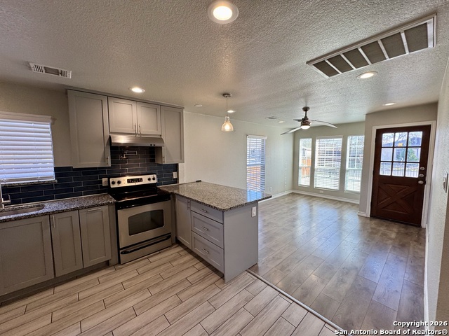 Image 8 of 33 For 627 San Manuel N