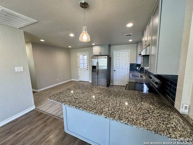 Image 9 of 33 For 627 San Manuel N