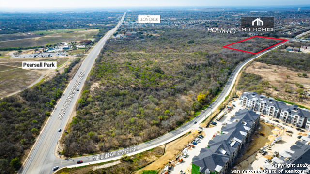 Listing photo id 2 for 5139 Old Pearsall Rd
