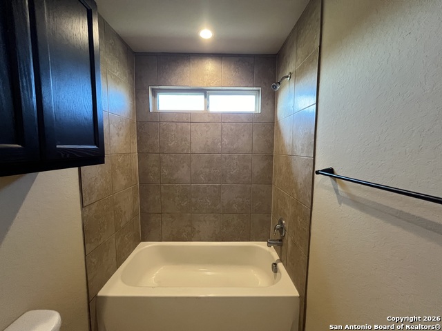 Image 15 of 24 For 6015 Karly Way  103