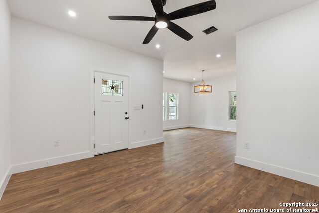 Image 14 of 32 For 101 New York