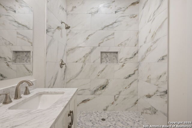 Image 24 of 32 For 101 New York