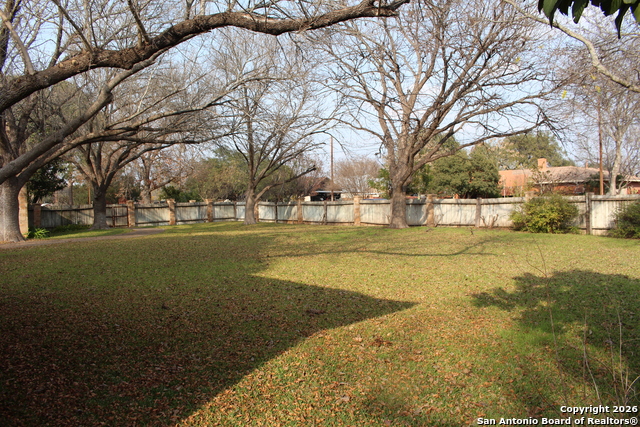 Image 30 of 35 For 1111 Magnolia