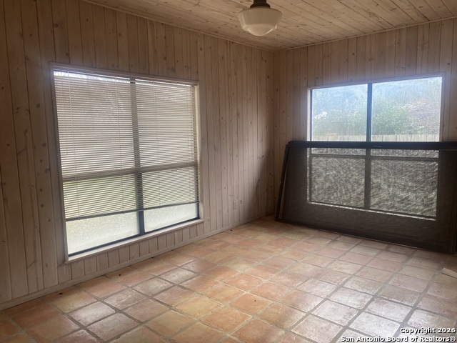 Image 32 of 35 For 1111 Magnolia