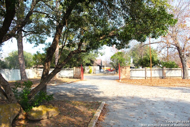 Image 4 of 35 For 1111 Magnolia