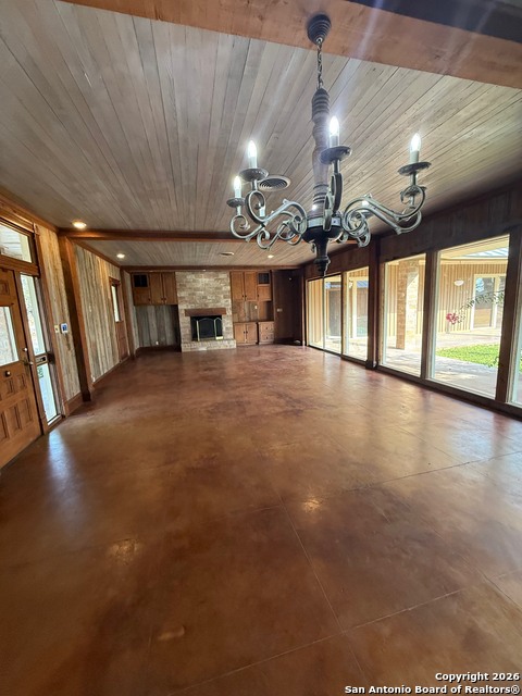 Image 5 of 35 For 1111 Magnolia