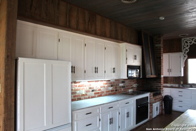 Image 9 of 35 For 1111 Magnolia