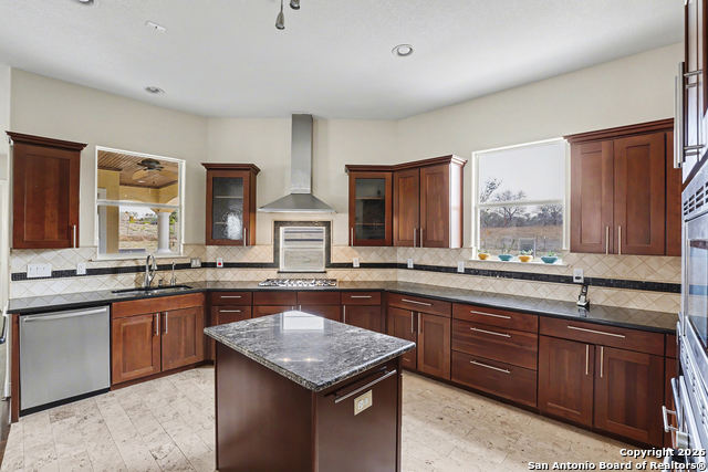 Image 20 of 41 For 113 Abrego Mount