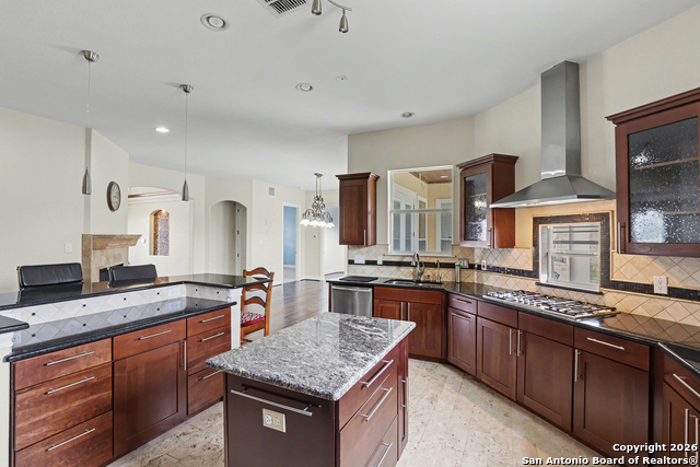 Image 21 of 41 For 113 Abrego Mount