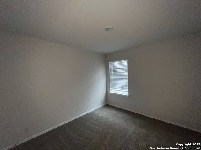 Image 18 of 30 For 324 Middle Green Loop