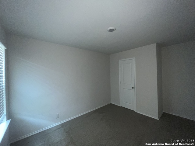 Image 23 of 30 For 324 Middle Green Loop