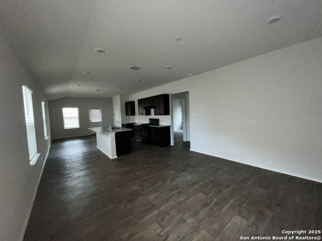 Image 3 of 30 For 324 Middle Green Loop