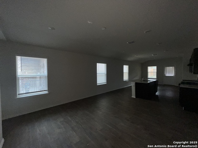 Image 4 of 30 For 324 Middle Green Loop