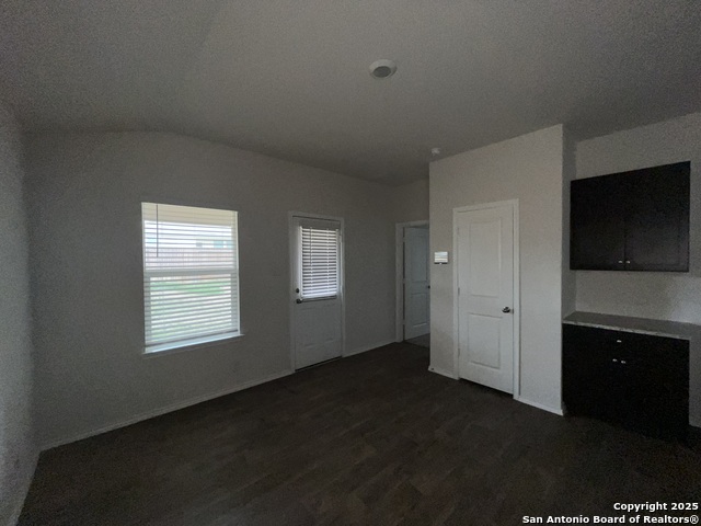 Image 8 of 30 For 324 Middle Green Loop