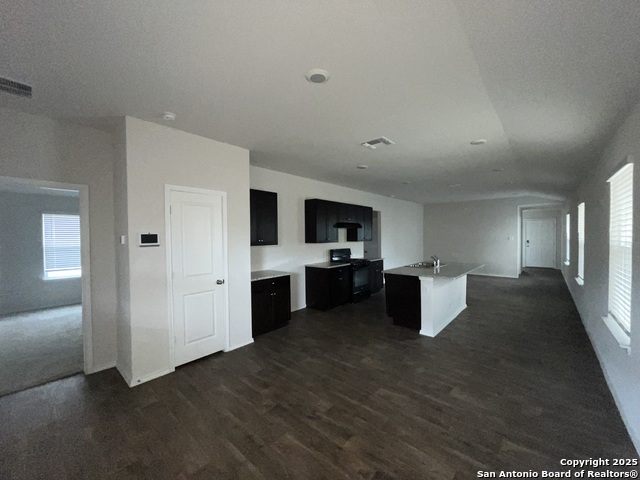 Image 9 of 30 For 324 Middle Green Loop