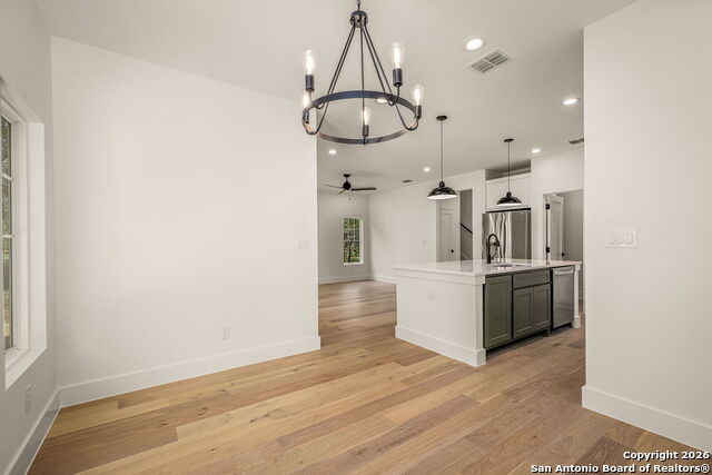 Image 11 of 29 For 1672 Hillcrest Forest