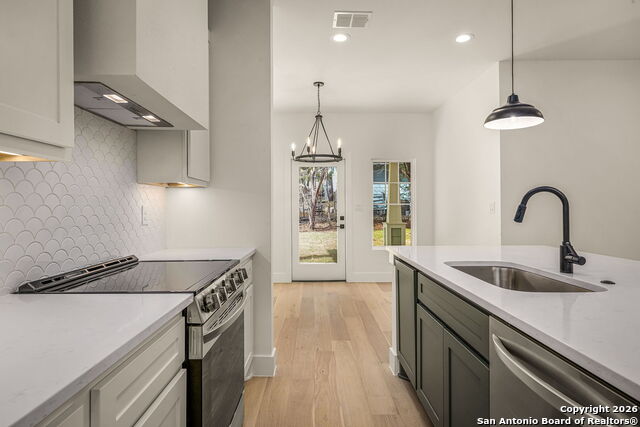 Image 16 of 29 For 1672 Hillcrest Forest