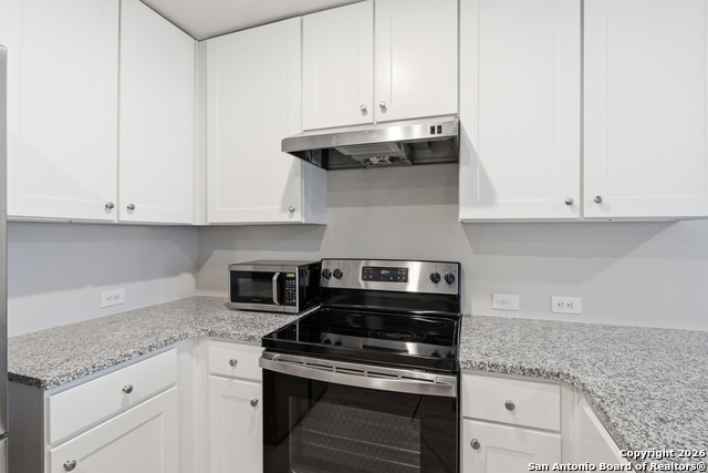 Image 14 of 29 For 5738 Elm Valley