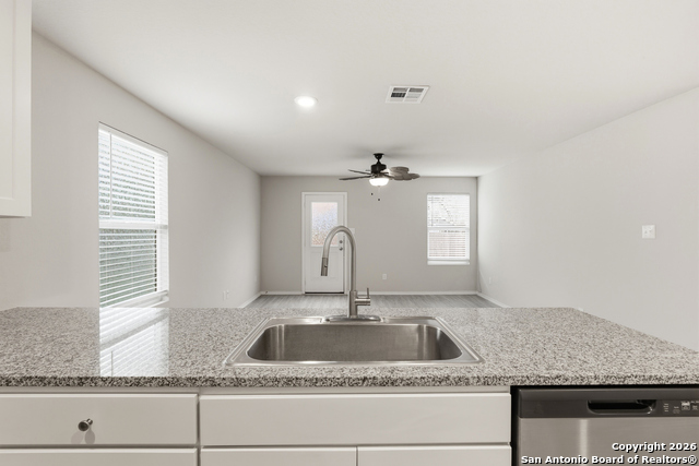 Image 15 of 29 For 5738 Elm Valley