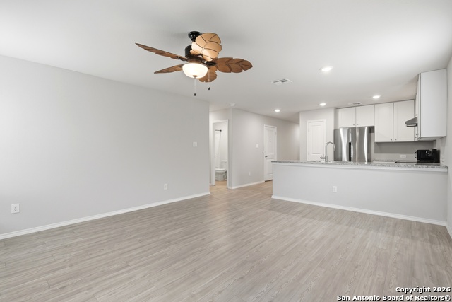 Image 17 of 29 For 5738 Elm Valley