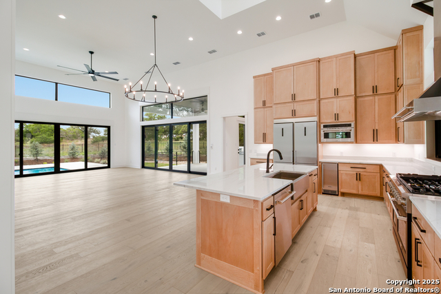 Image 16 of 39 For 430 Arthur Court