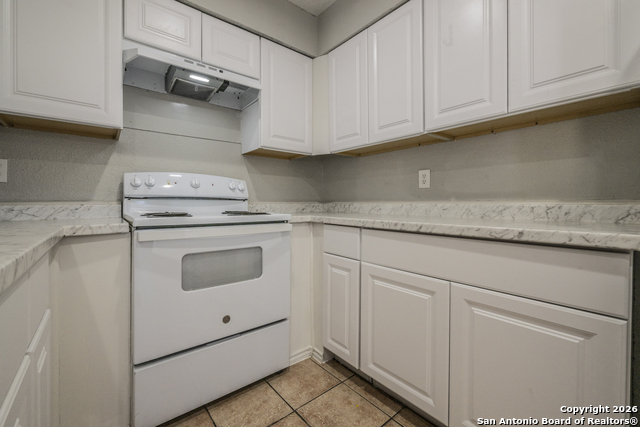 Image 10 of 34 For 7524 Oak Chase