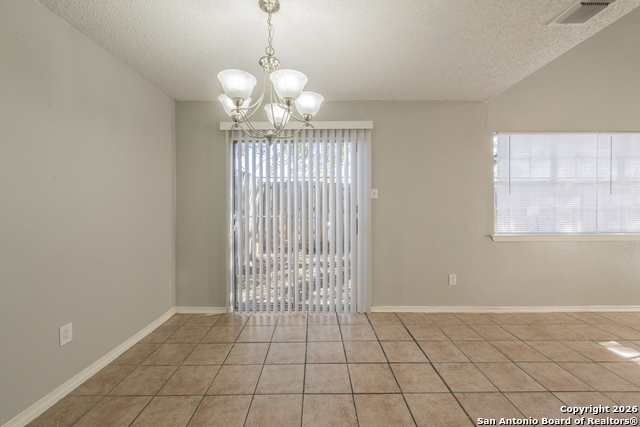 Image 13 of 34 For 7524 Oak Chase