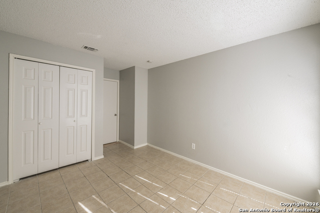 Image 17 of 34 For 7524 Oak Chase