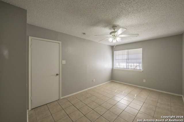 Image 25 of 34 For 7524 Oak Chase