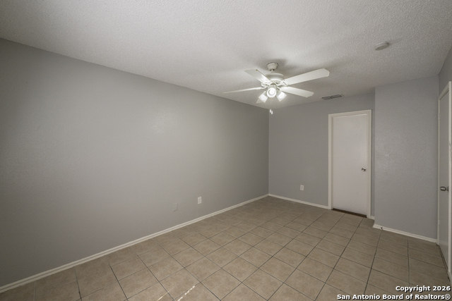 Image 26 of 34 For 7524 Oak Chase