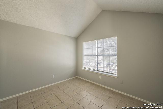 Image 28 of 34 For 7524 Oak Chase