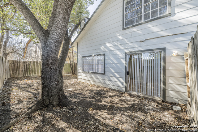 Image 32 of 34 For 7524 Oak Chase