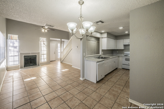 Image 6 of 34 For 7524 Oak Chase