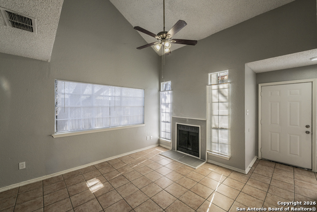 Image 7 of 34 For 7524 Oak Chase