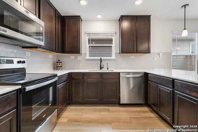 Image 18 of 44 For 14847 Wild Hog Way