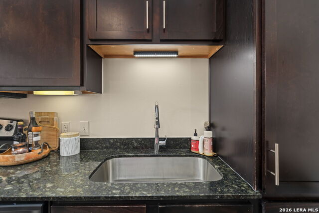 Image 10 of 49 For 1401 Flores S 215