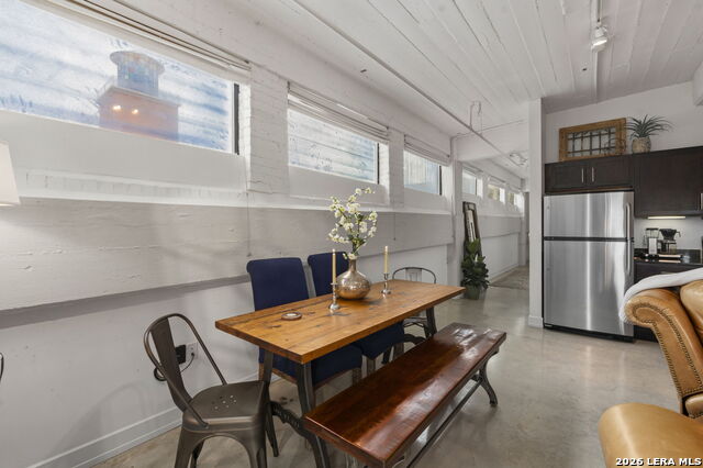 Image 13 of 49 For 1401 Flores S 215