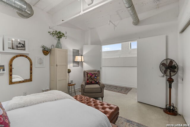 Image 17 of 49 For 1401 Flores S 215